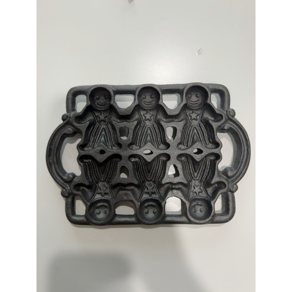 Vintage John Wright Gingerbread Man Christmas Cookie Baking Cast Iron Mold Pan
